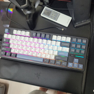 AULA 독거미 F87 pro 황축 팝니다