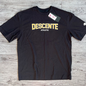 [새제품] 데상트 머슬레저 반팔 티셔츠