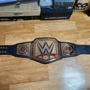 WWE 통합챔피언 레플리카 벨트 최신판 급처합니다