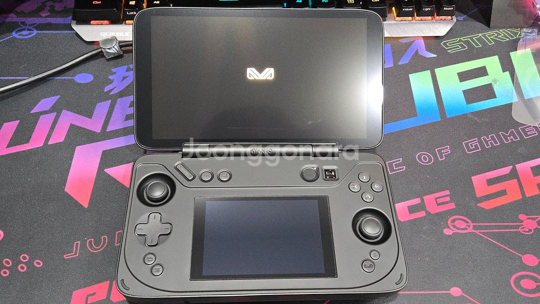 아야네오 플립DS 7840U 블랙 32G 2T 판매--2