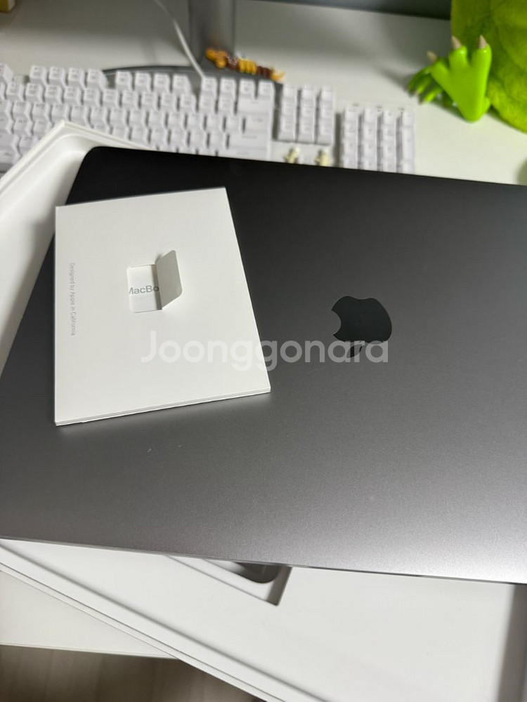 MacBook Pro 15 2018/16GB/256GB--6