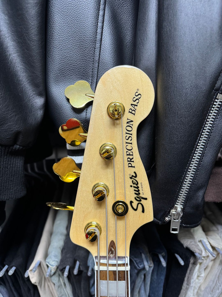 스콰이어 40주년 베이스 골드 블랙 이미지