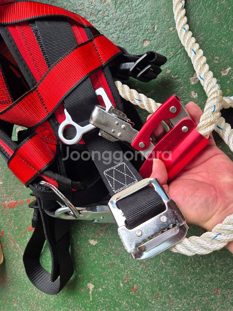 안전그네식 벨트 사용안한제품 2개--2