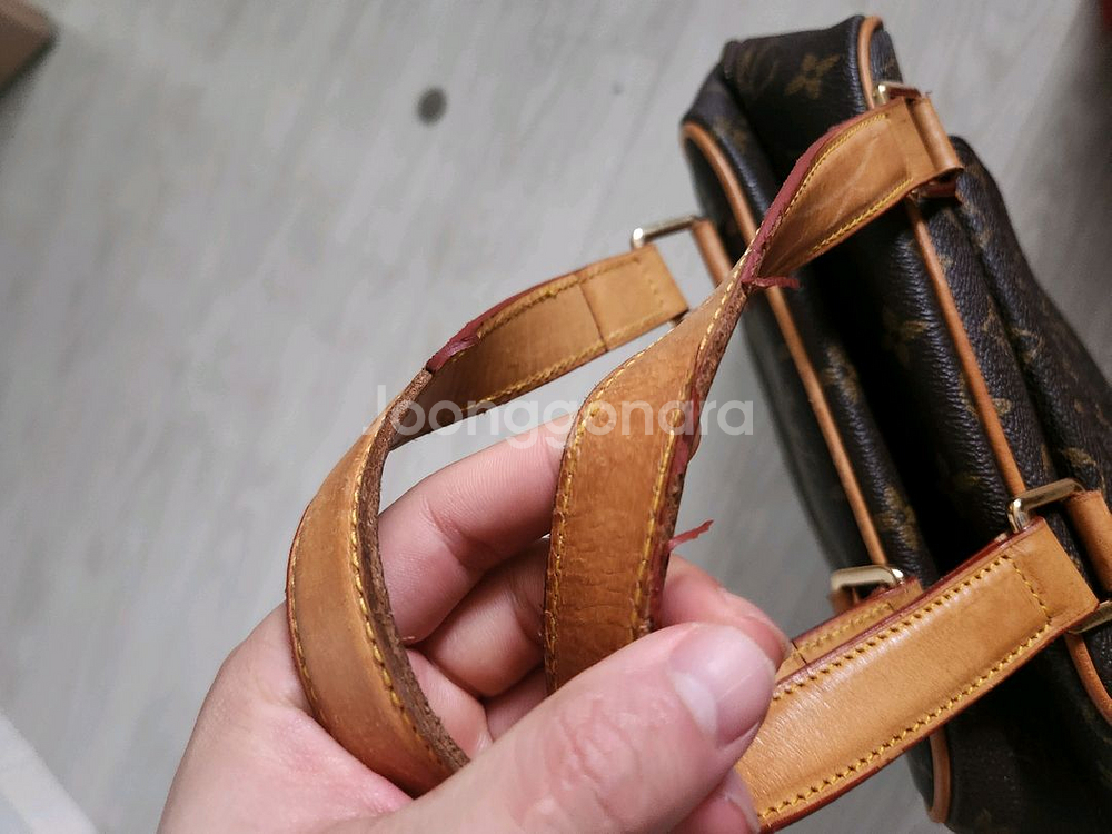 루이비통 몽테뉴 모노그램 도트백팝니다.--3