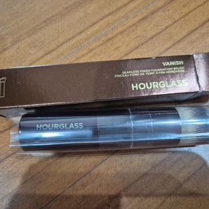 아워글래스 베니쉬 파운데이션 브러쉬