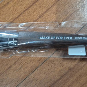 메이크업포에버 파운데이션 브러쉬 미디엄 106