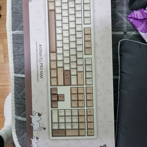 프무무 아콘 e1 pro max 치즈냥 키보드 팝니다