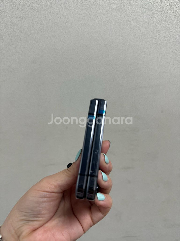 (부산중고폰)갤럭시z플립5 액정배터리 새제품 판매해요--4