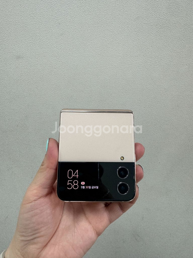 (부산중고폰)갤럭시z플립4 핑크골드 256기가 판매해요--0