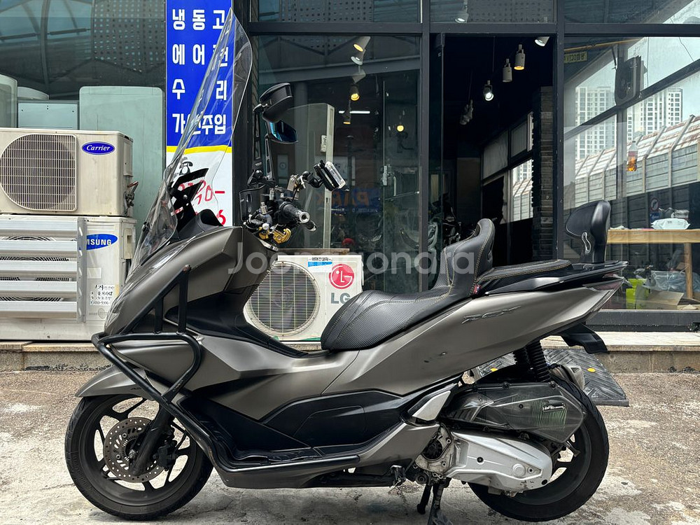 23년식 혼다 pcx125 출퇴근용 판매합니다(세미튜닝--4