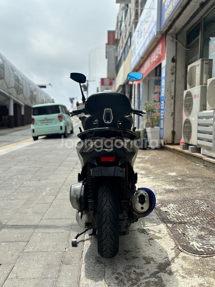 23년식 혼다 pcx125 출퇴근용 판매합니다(세미튜닝--5