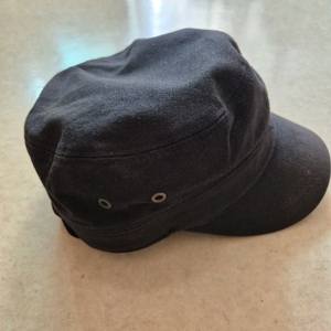 검정색 군모