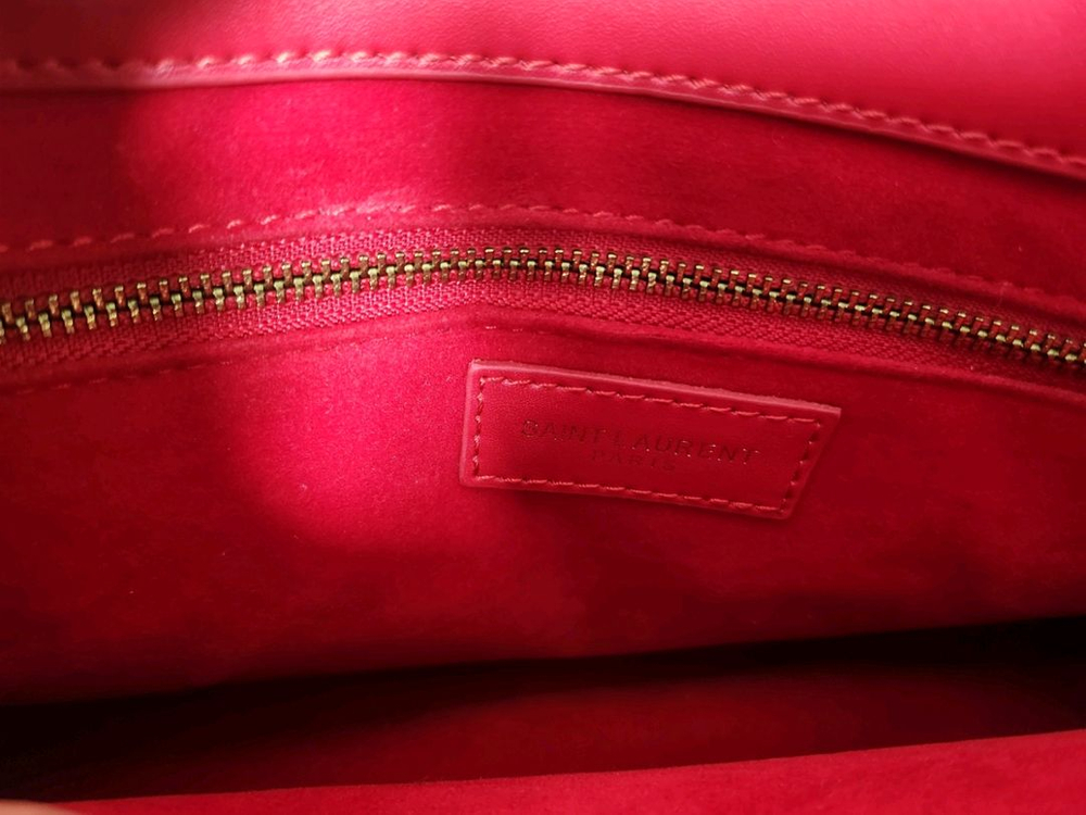 생로랑 삭드쥬르 레드 이미지