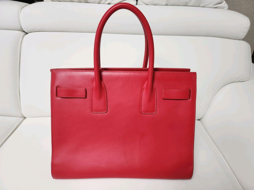 생로랑 삭드쥬르 레드 이미지