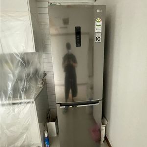 LG 모던엣지 339리터 냉장고 핀매합니다