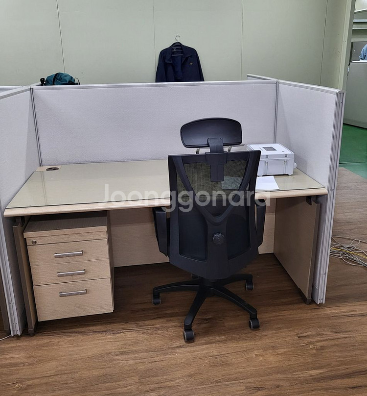파티션,의자,책상,원탁,철제캐비넷,철재옷장,테이블--1