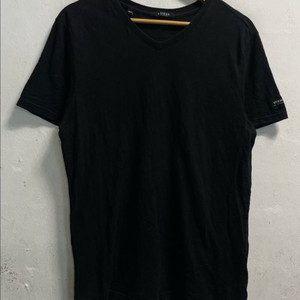100 GUESS 게스 반팔티