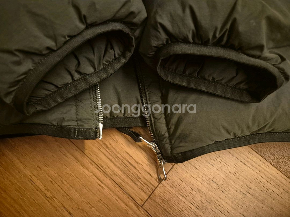스톤아일랜드 23FW 심리스터널나일론패딩 카키 새상품M--4