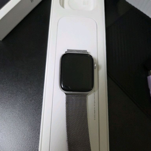 애플워치 SE2 셀룰러 실버 44mm 판매 합니다