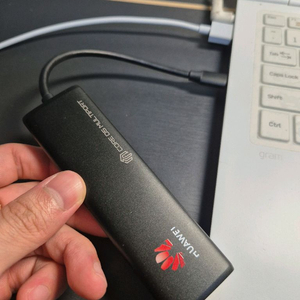 화웨이 멀티포트 D5 (USB 멀티포트)