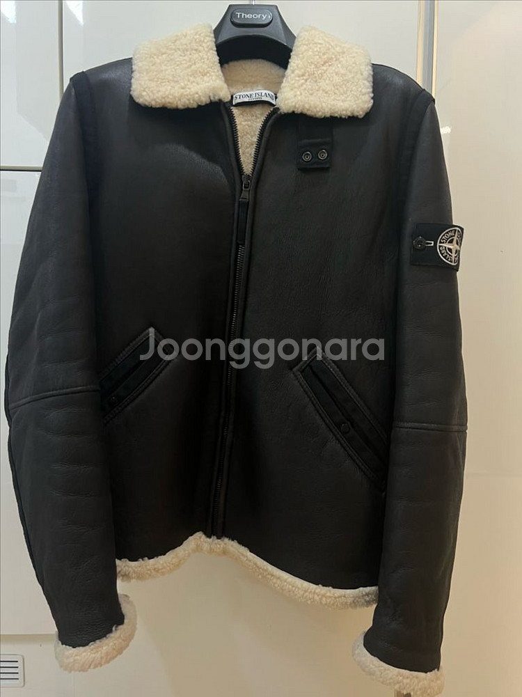스톤아일랜드 양가죽무스탕 화이트와펜 (한정판)--0