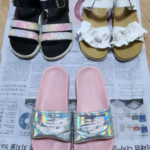 [200]여아동샌들2+슬리퍼1 일괄/뉴발란스