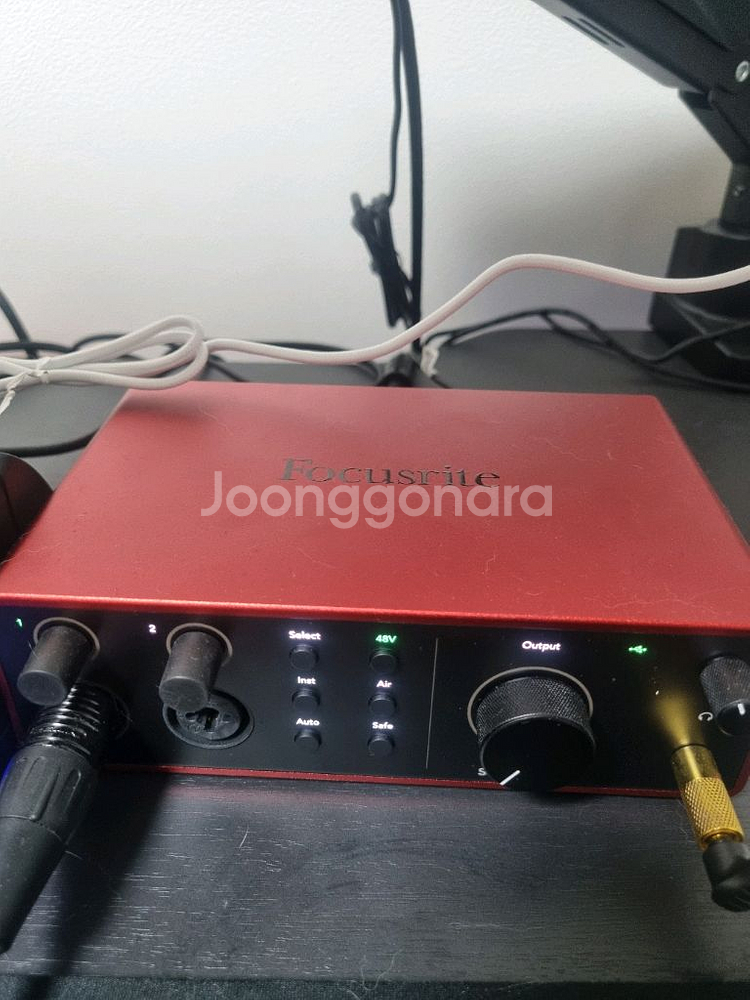 포커스라이트 스칼렛 4i4 4세대--0