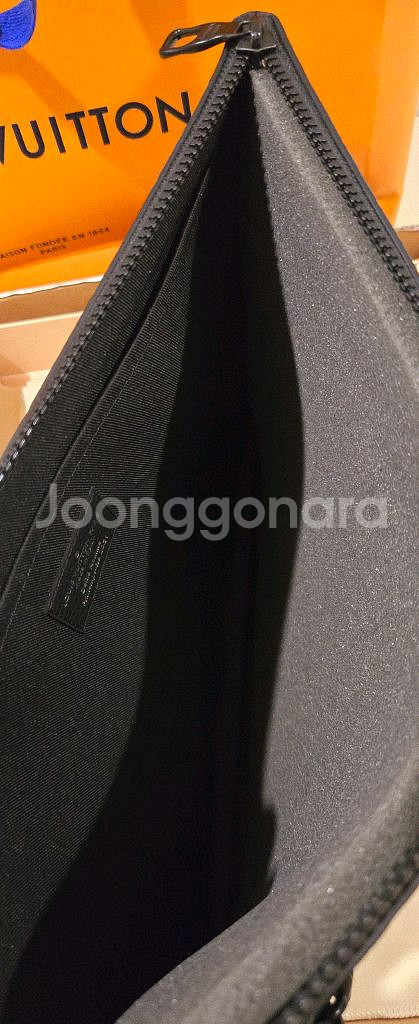 m80147 루이비통 가죽 a4파우치--1