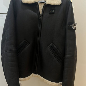스톤아일랜드 양가죽무스탕 화이트와펜 (한정판)