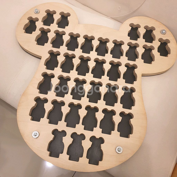 베어브릭 원목 장식장--1