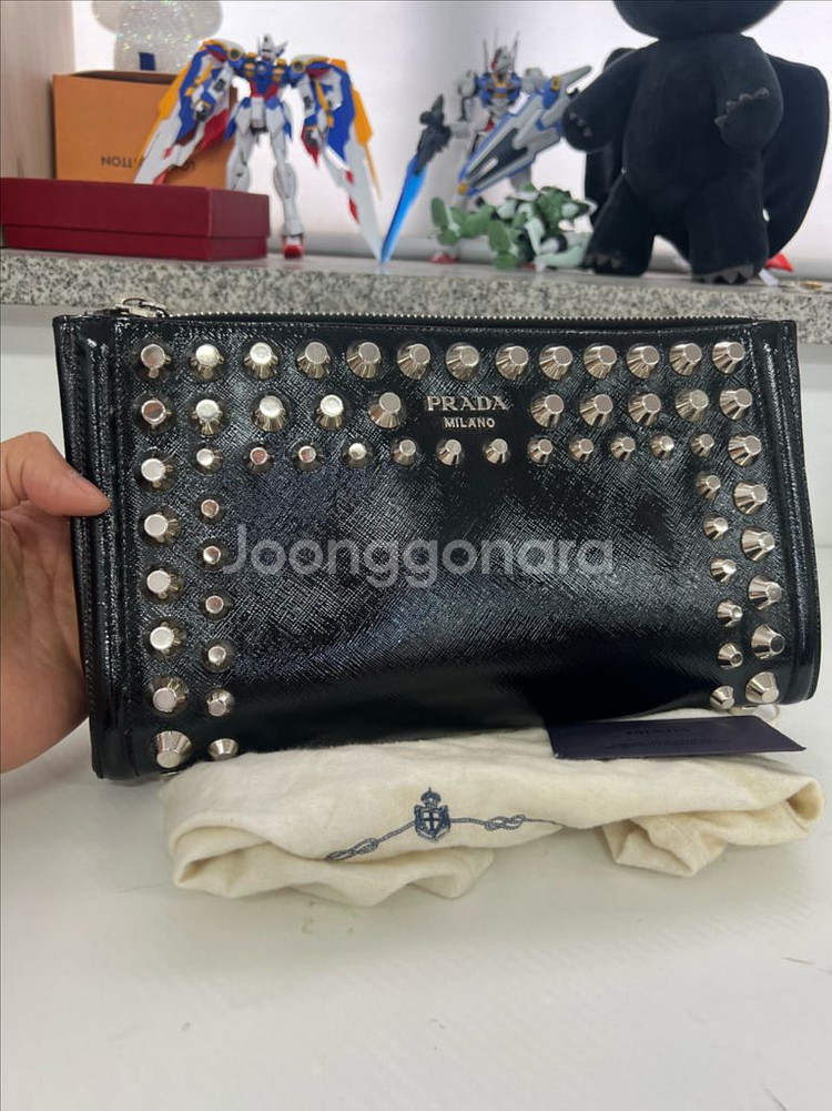 정품) 프라다 스터드 클러치백 풀구성--0