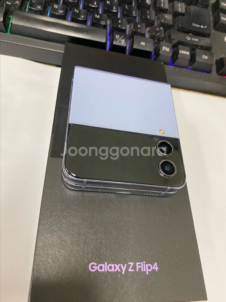 갤럭시Z플립4 블루 SSS급 256G 무잔상 정품풀박스--1