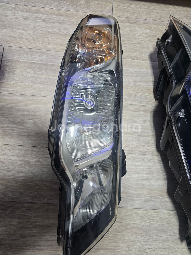 포르테쿱 순정 헤드라이트 전조등 한대분 판매합니다.--1