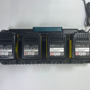 디월트 배터리 충전기 12V 20V 호환성 좋음