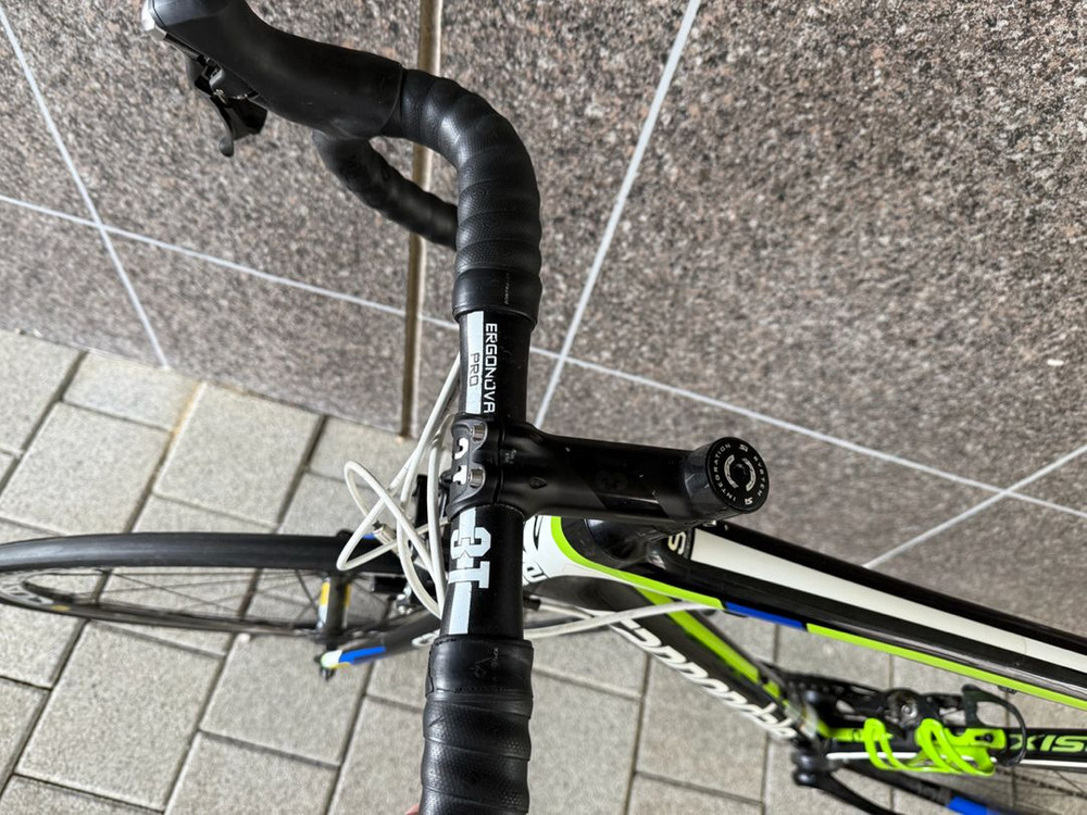 캐논데일 슈퍼식스 에보 105 카본로드자전거 이미지