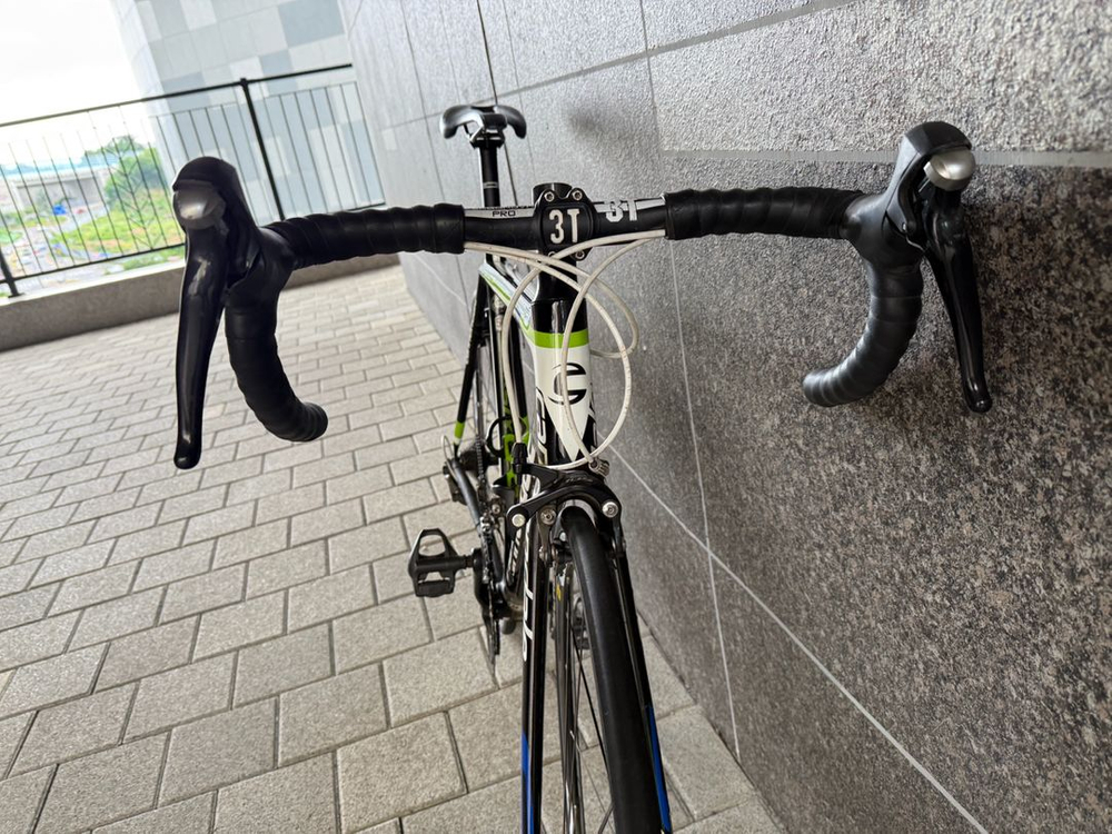 캐논데일 슈퍼식스 에보 105 카본로드자전거 이미지