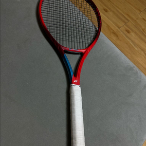 테니스라켓 브이코어 2021년 100L 280g 팝니다