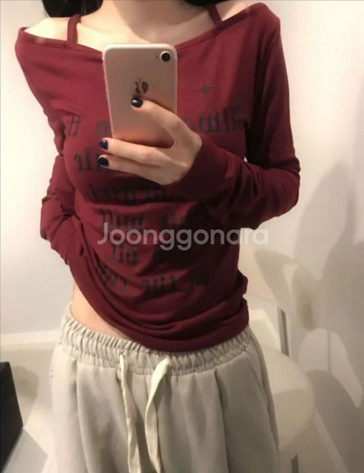 레터링 오프숄더 긴팔티 와인 봄여름옷--0