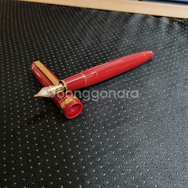 플래티넘 프레지던트 만년필 18K M닙 판매합니다--0