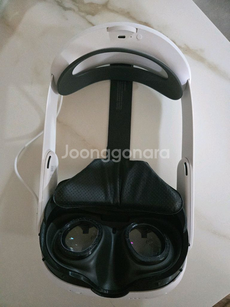 오큘러스 퀘스트3 팝니다--1