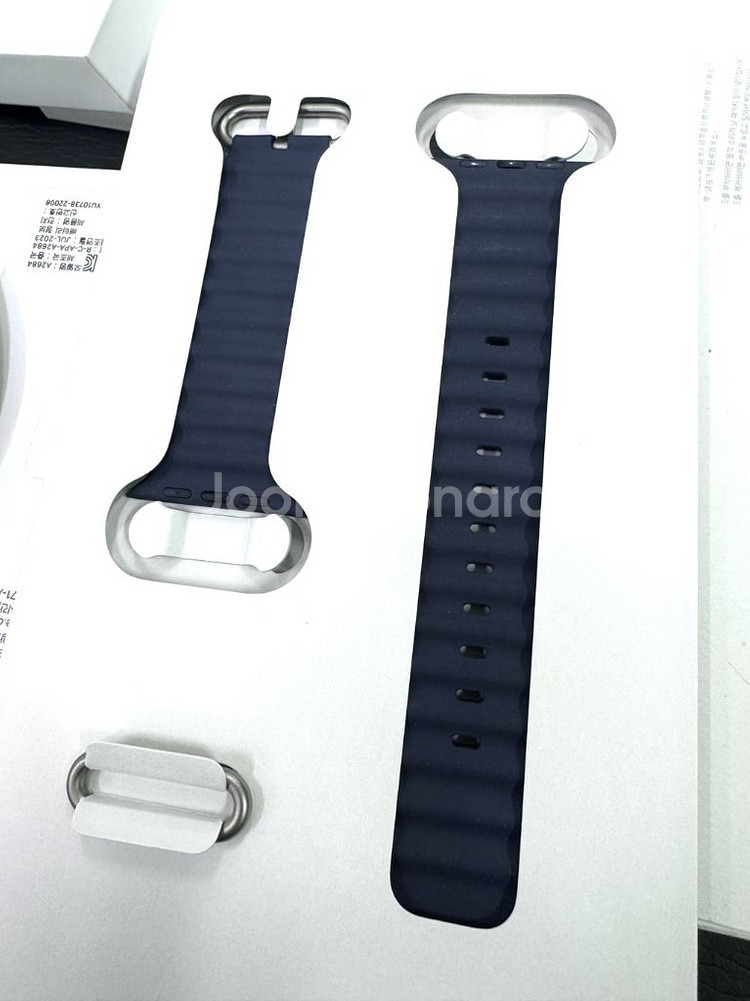 애플워치 울트라1 49mm 티타늄 새 것 상태 팝니다--9