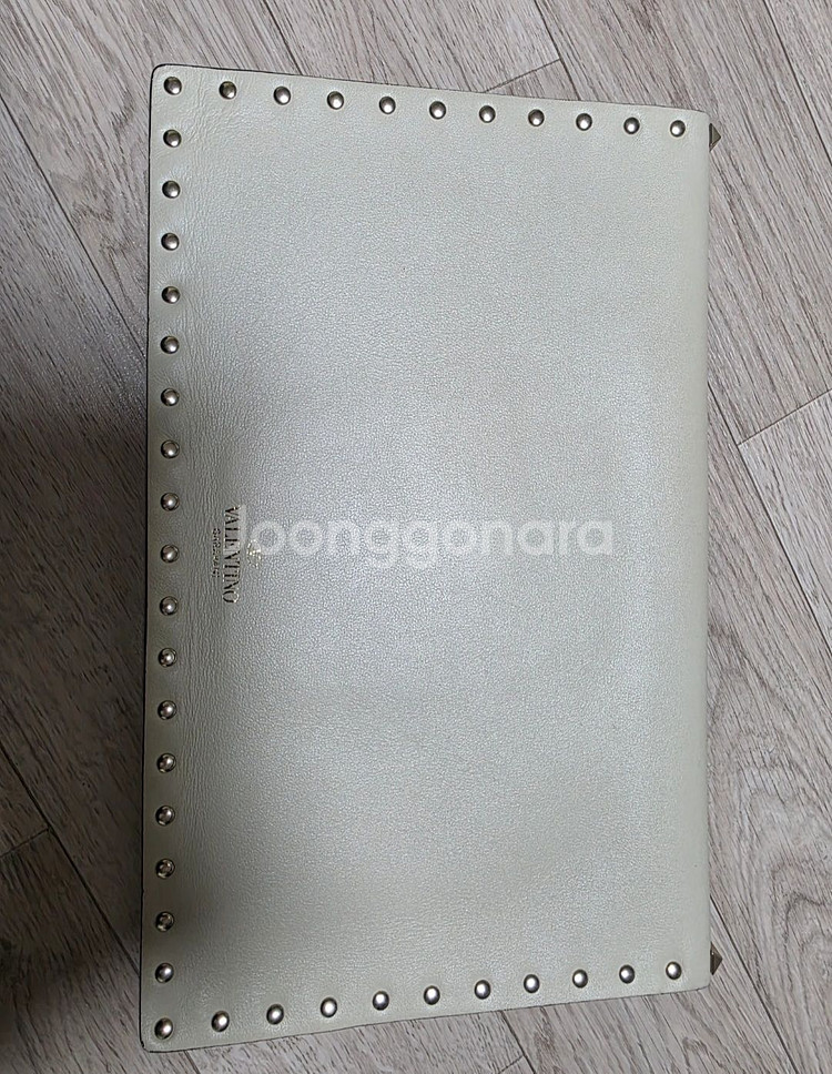 발렌티노 락스터드 클러치--1