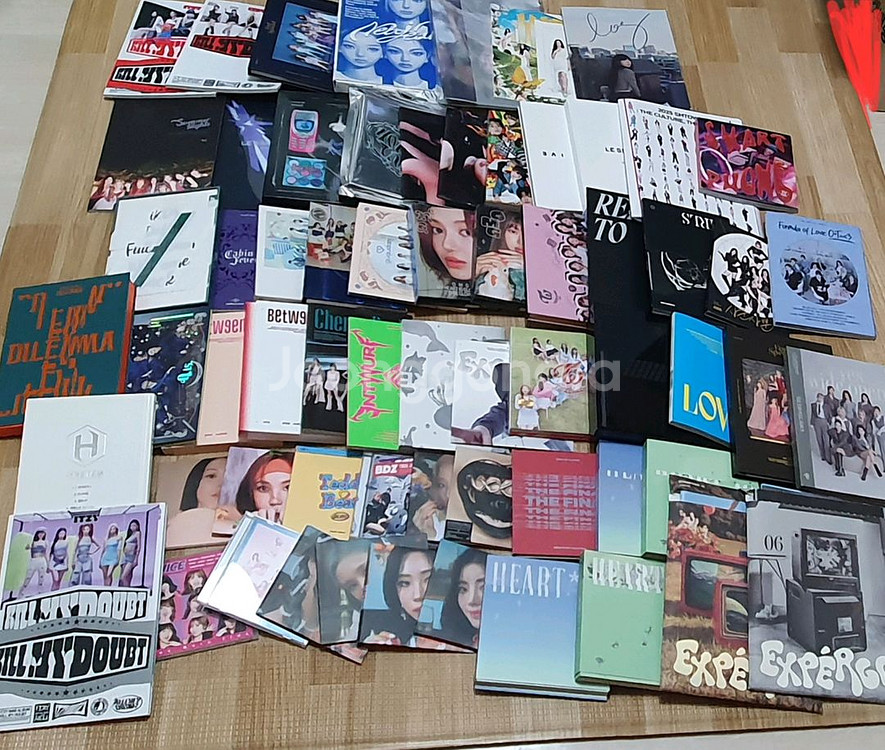 걸그룹,보이그룹 개봉 앨범 141장 일괄 판매--2