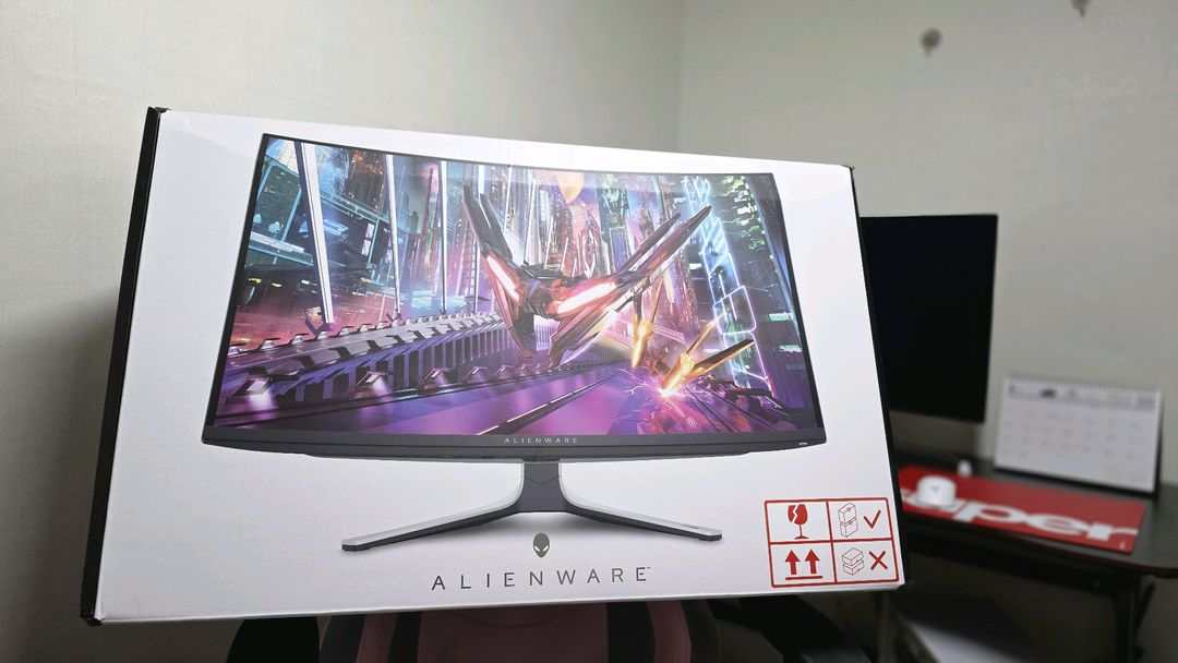 Alienware 32인치 4K OLED 모니터--2