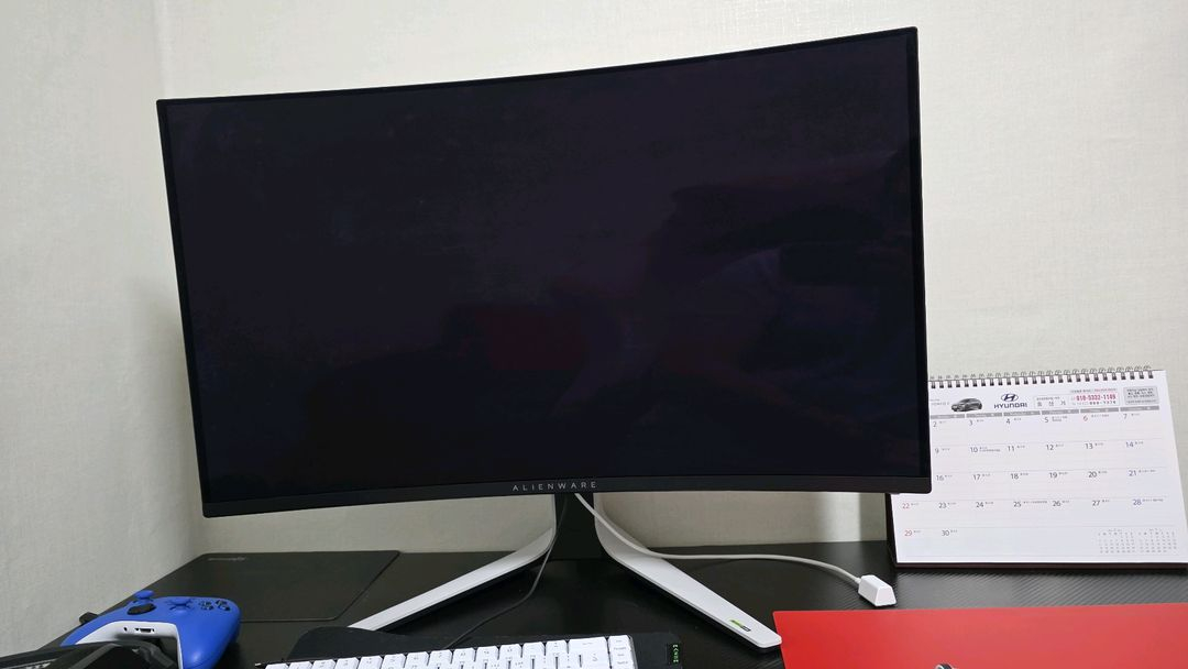 Alienware 32인치 4K OLED 모니터--3
