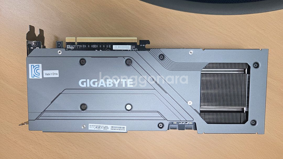 GIGABYTE 라데온 RX 7600XT--1