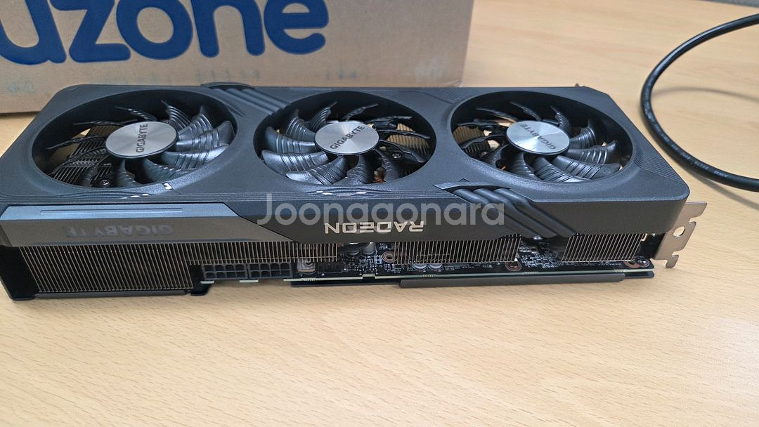 GIGABYTE 라데온 RX 7600XT--4