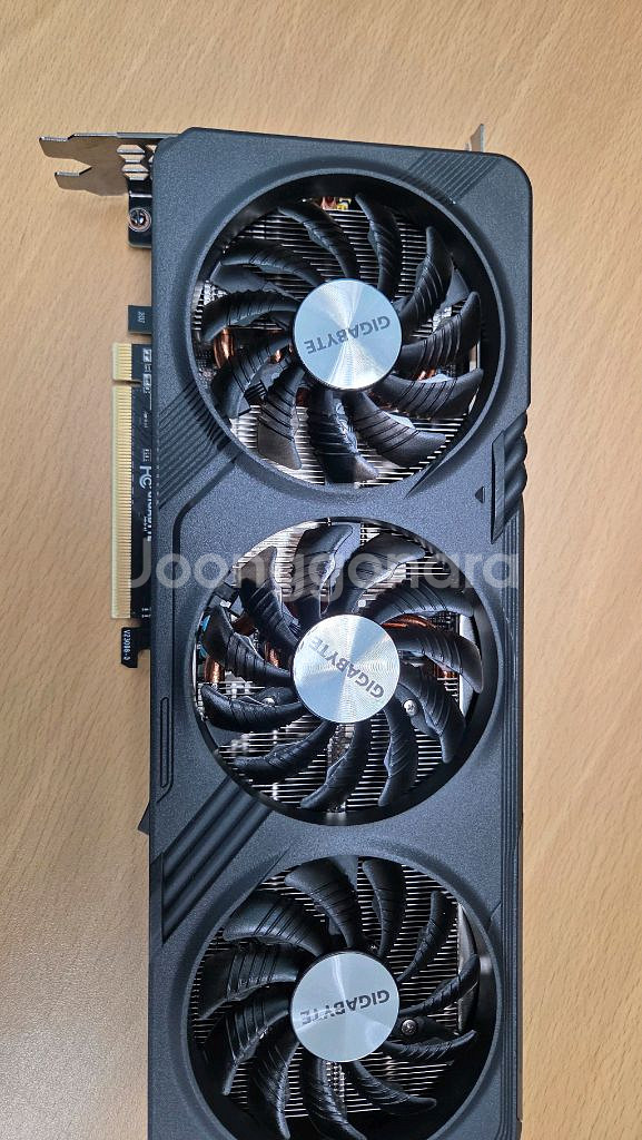 GIGABYTE 라데온 RX 7600XT--2