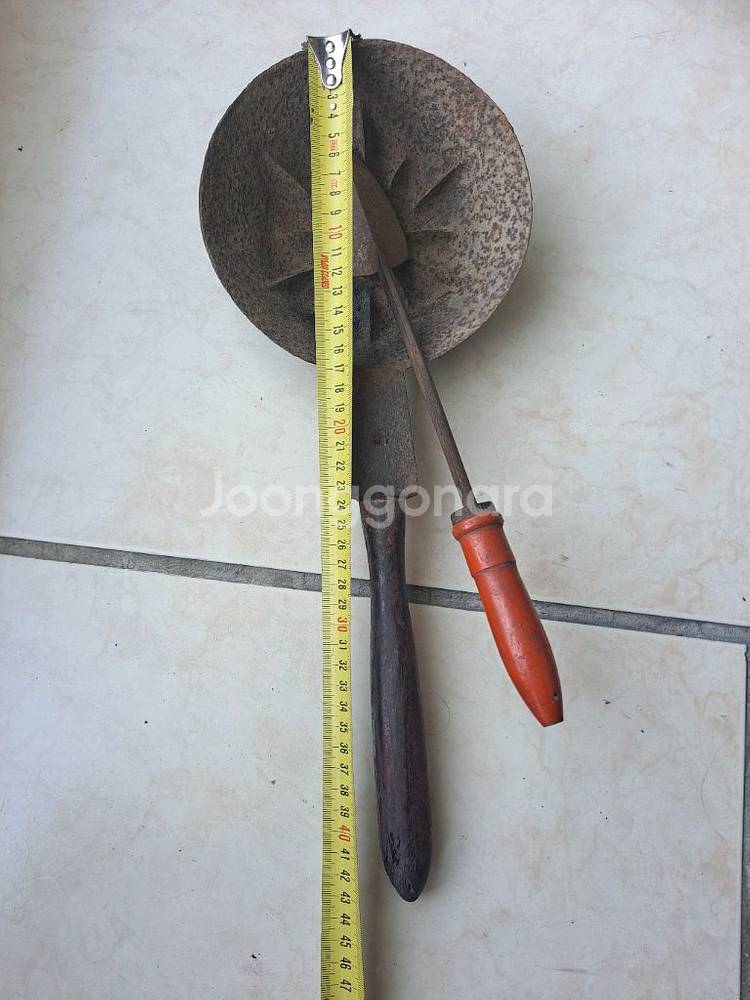 오래된 세월감 짜글짜글한 윤디 인두 다리미 골동품--2