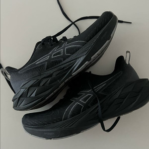 노바블라스트 4 260size 검정 발볼 D